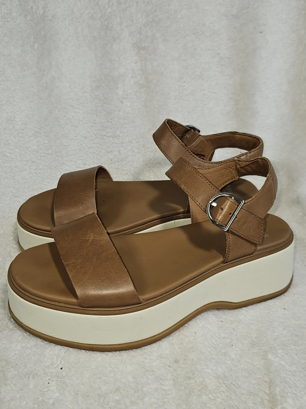 Woman's Sandals SOREL Dayspring Sandal Size 8.5.